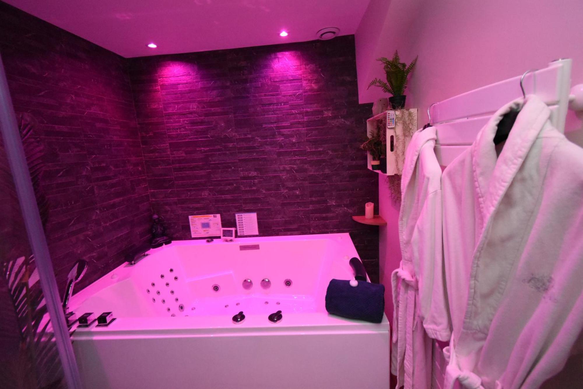 Spa Privatif Love Room, Le Hammam Et Bulles, Chez Nuits Chartraines Chartres Ngoại thất bức ảnh